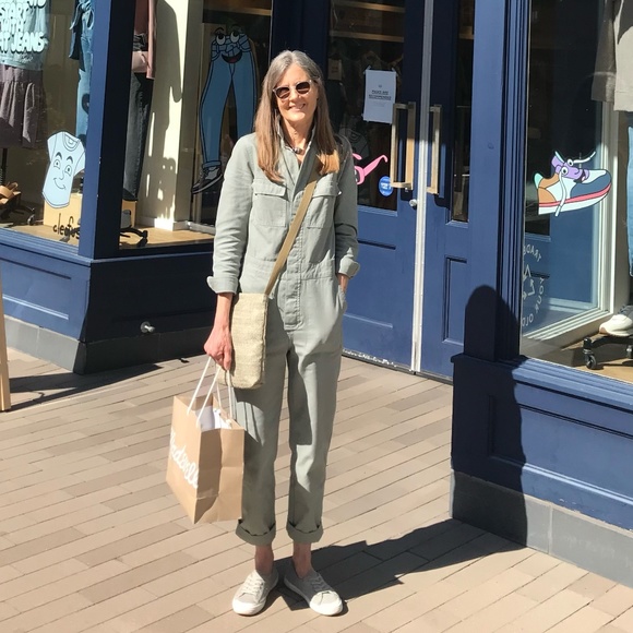 Meet your Posher, Laura - Picture 2 of 2